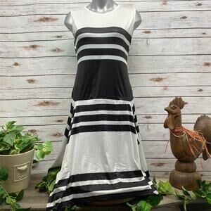 Black & White Sleeveless Asymmetrical Hem Dress M